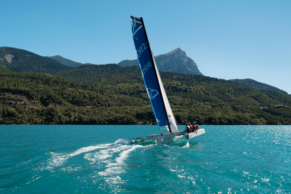 Trimaran lac Serre Poncon